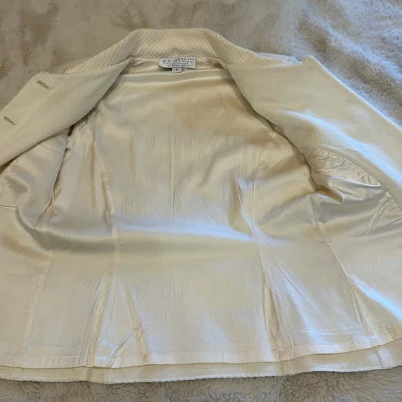 St. John Collection Cream Knit Jacket and Skirt Set - Picture 13 of 16